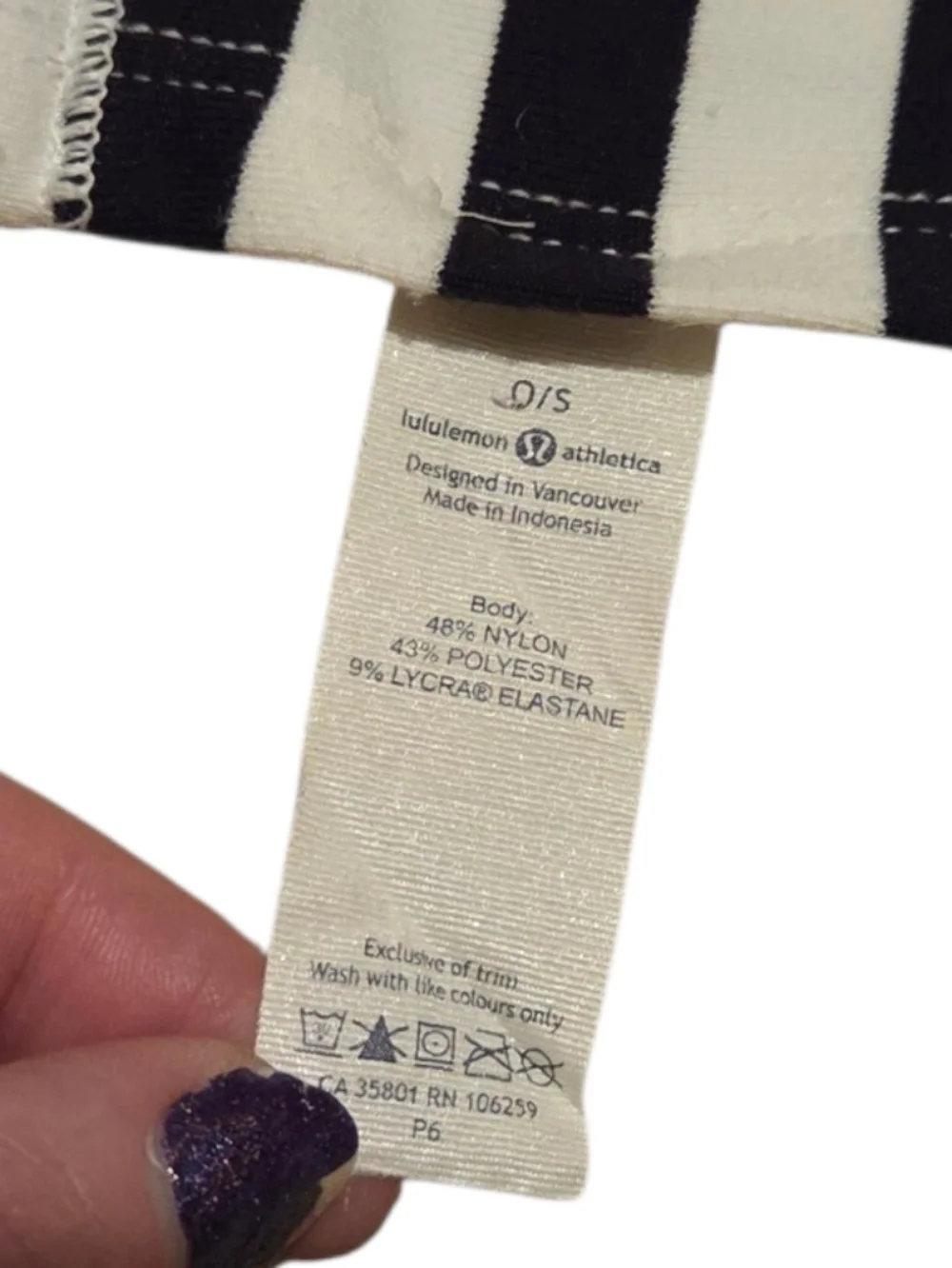 Women’s O/S Lululemon Apex Black/White Stripe With Gold Zip Vinyasa Scarf